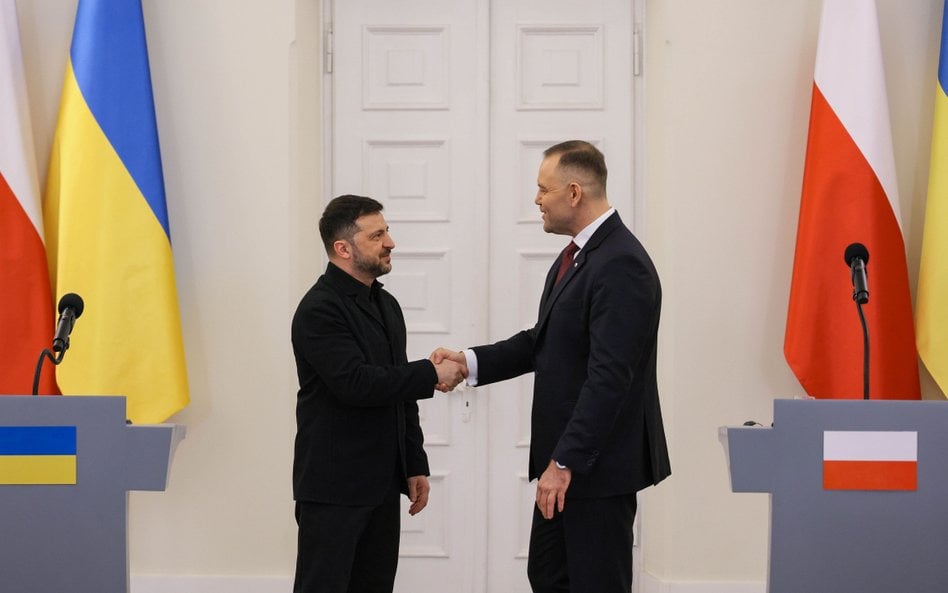 Czy odesłanie Orderu Orła Białego przez ukraińskiego przywódcę rodzi takie same skutki prawne, jak j