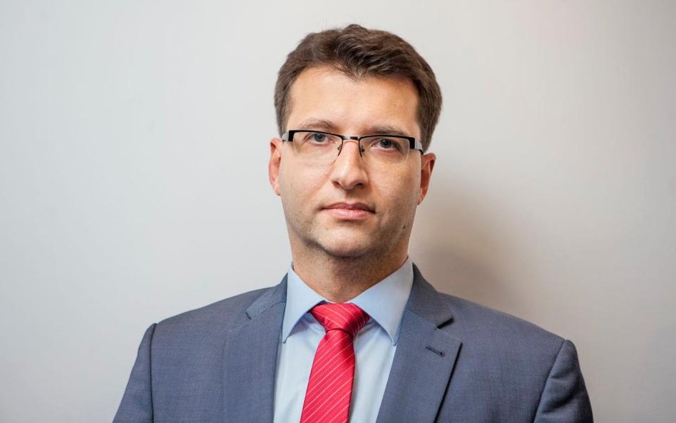 Jarosław Niedzielewski, zarządzający funduszami, Investors TFI