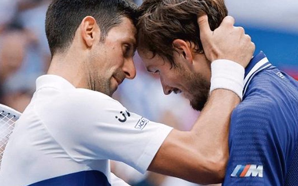 Novak Djoković i Daniił Miedwiediew po meczu