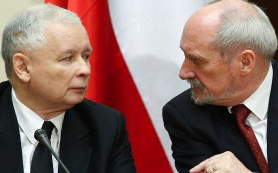 Jarosław Kaczyński i Antoni Macierewicz weszli do kampanii, by Beata Szydło nie mogła twierdzić, że 
