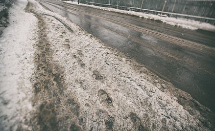 Brudno? Pomalować śnieg na biało!