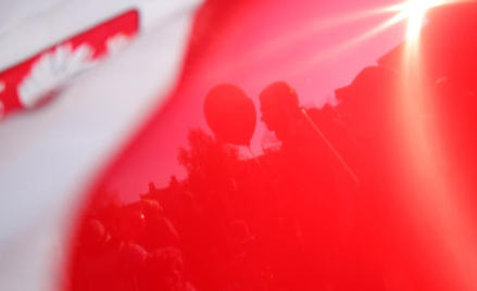 Sprzedaż rośnie niemal dwukrotnie wolniej niż przed miesiącem i znacznie poniżej średniej z ostatnic
