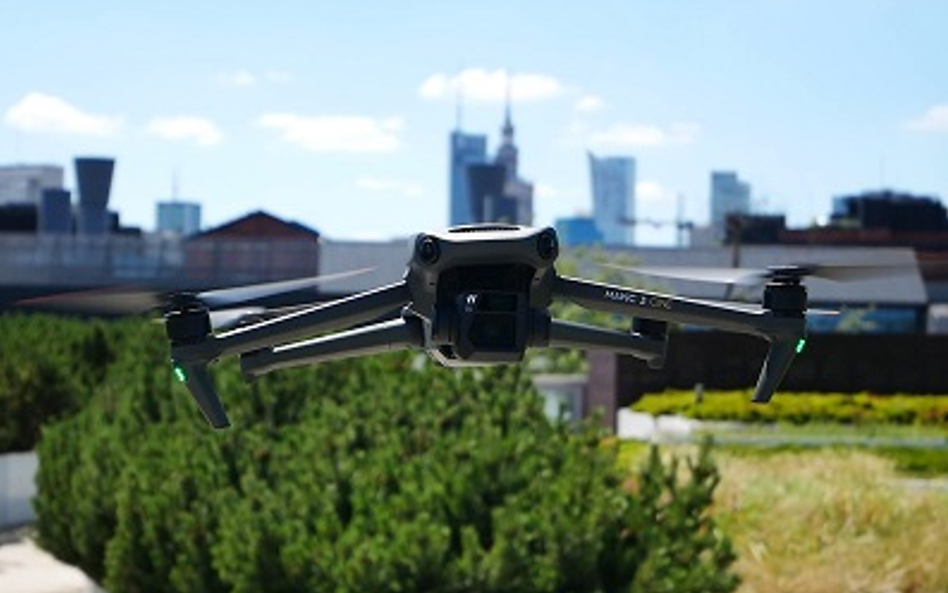 Policja wprowadziła zakaz lotów dronami pod groźbą surowych kar