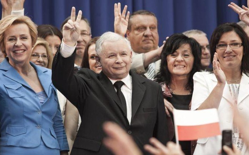 Podczas konwencji we Wrocławiu Jarosław Kaczyński prezentował kobiety startujące z list PiS. Na zdję