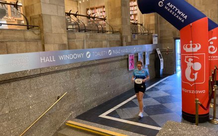 Uczestnicy mieli za zadanie wbiec na 30. piętro