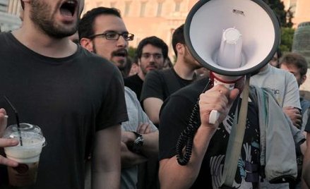Greccy urzędnicy próbowali powstrzymać parlament przed zniesieniem gwarancji dożywotniego zatrudnien