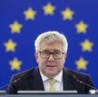 Ryszard Czarnecki ucina rozmowy z dziennikarzami na temat oskarżeń unijnych śledczych