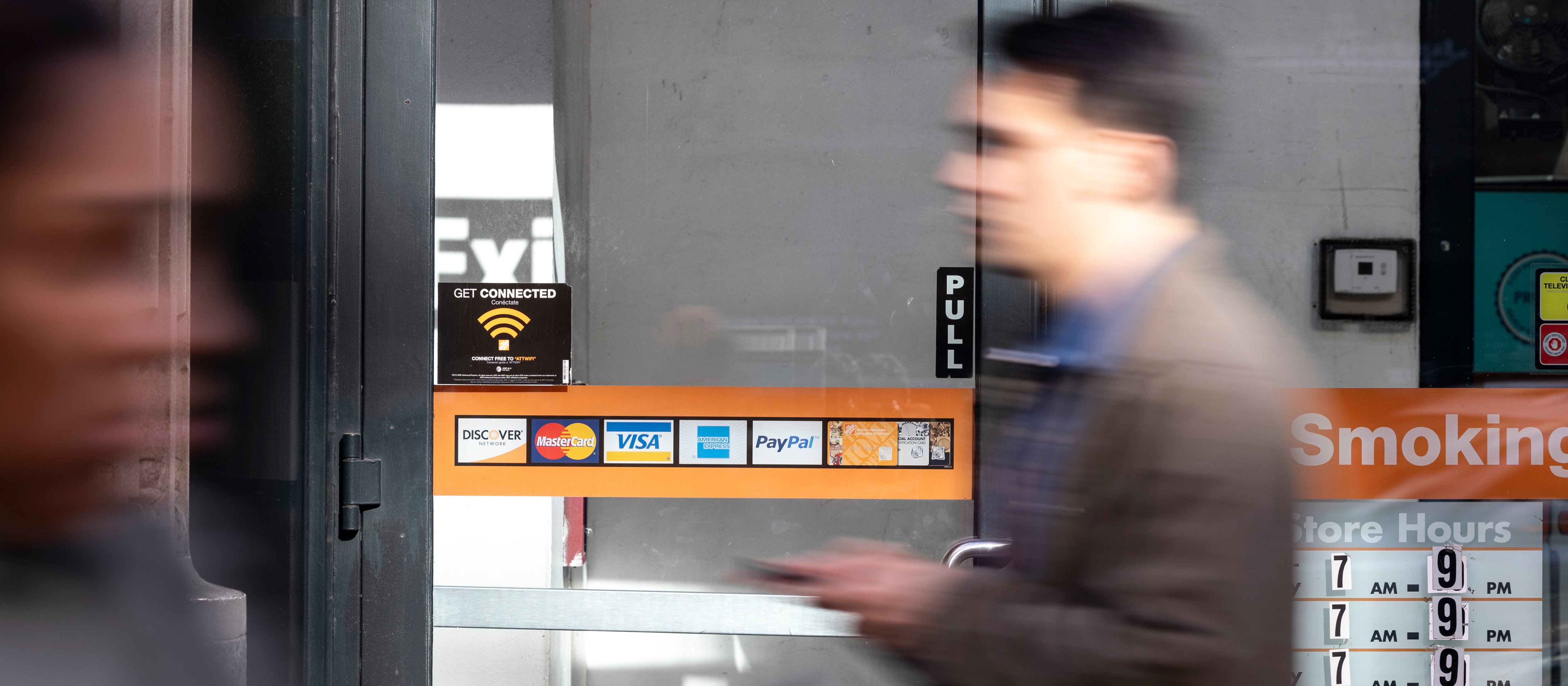 Rewolucja w USA? Trump naciska na ograniczenie oprocentowania kart do 10 procent