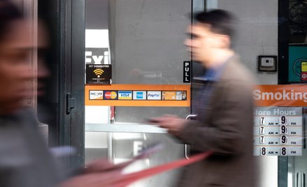 Donald Trump wezwał do wprowadzenia rocznego limitu oprocentowania kart kredytowych na poziomie 10 p