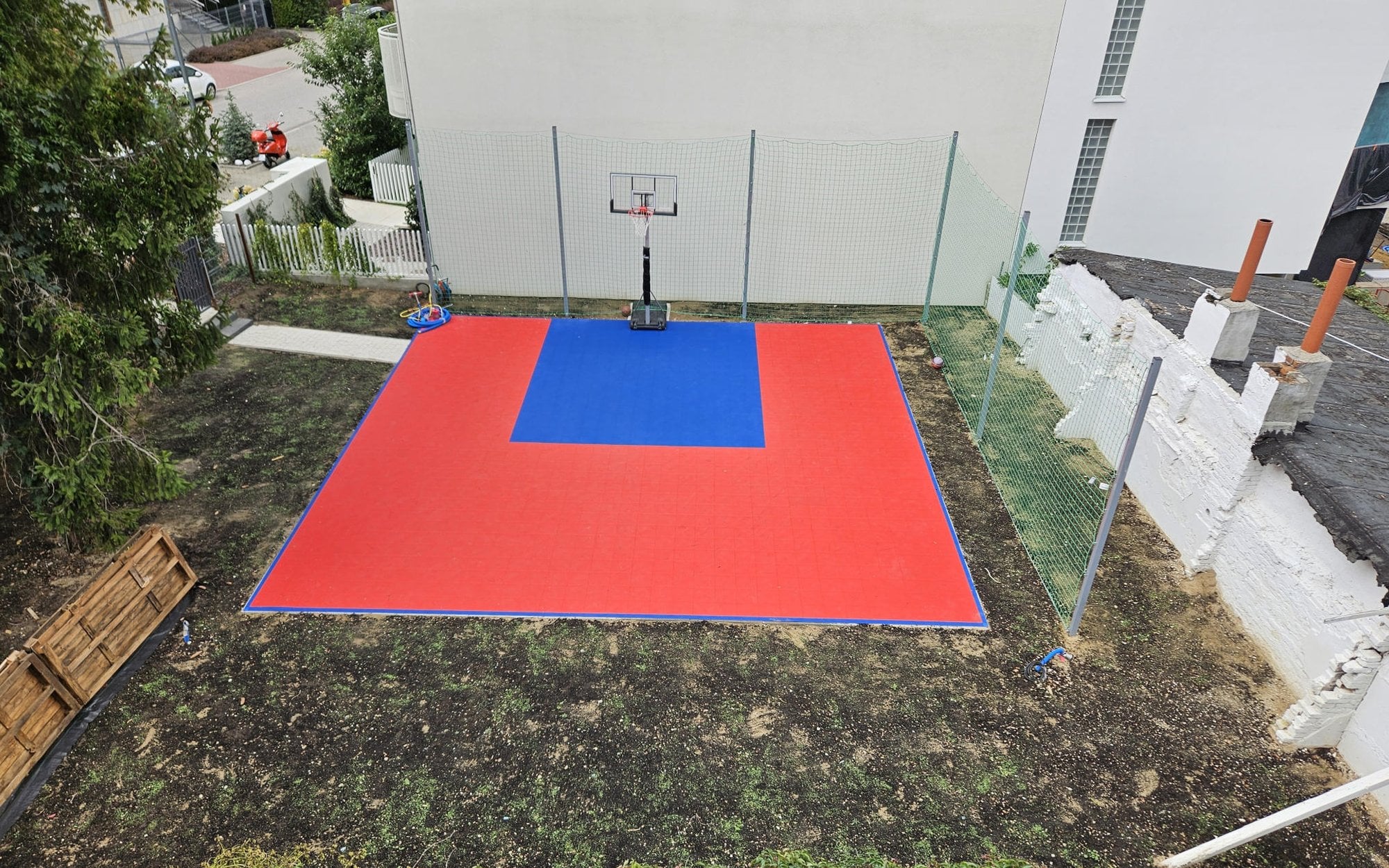 „Do rozbiórki”. Ciąg dalszy historii pewnego boiska w Warszawie