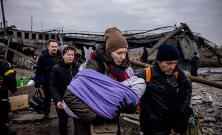 O katastrofie humanitarnej mówią władze wielu atakowanych przez Rosjan miejscowości. Na zdjęciu: ewa