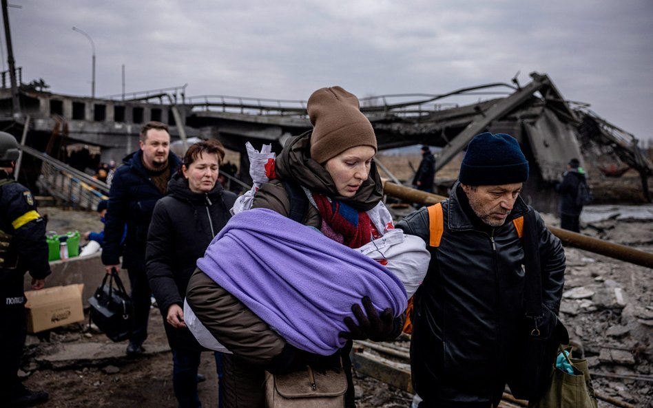 O katastrofie humanitarnej mówią władze wielu atakowanych przez Rosjan miejscowości. Na zdjęciu: ewa