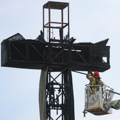 W Wielki Piątek spłonął krzyż przed kościołem parafialnym św. Maksymiliana Marii Kolbego przy ulicy 