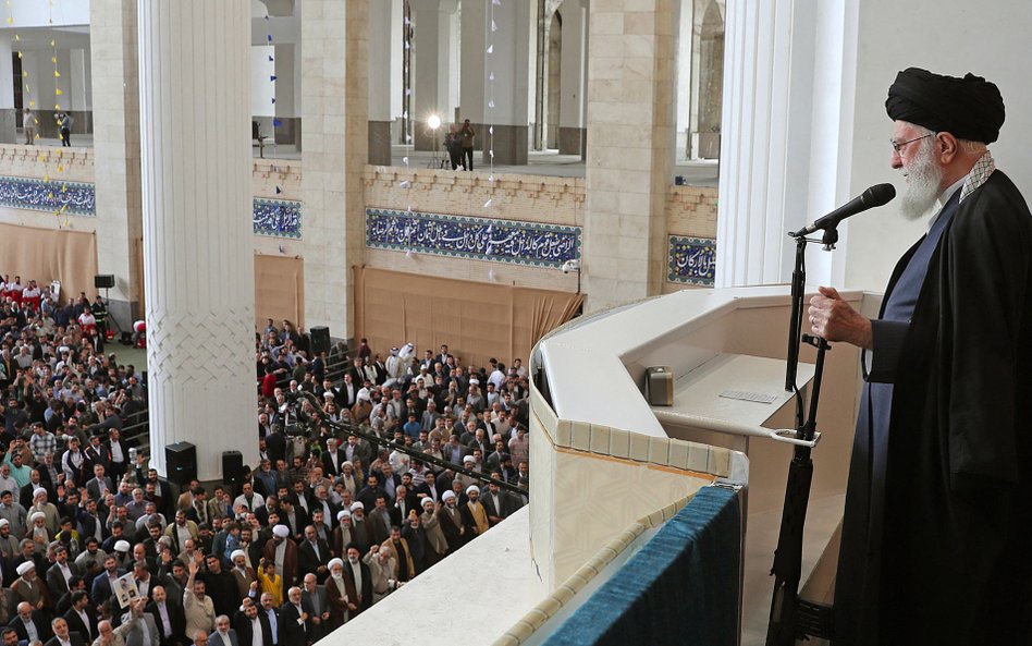 Ajatollah Ali Chamenei zapowiedział, że Izrael zapłaci za atak na irański konsulat