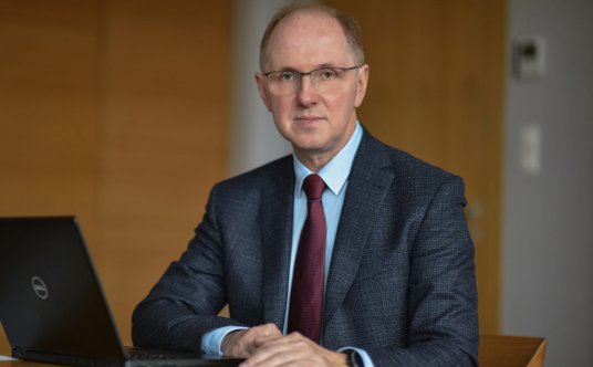 NASK stworzył mObywatela – cyfrowy portfel  na dokumenty. Na zdjęciu dyrektor NASK Wojciech Pawlak