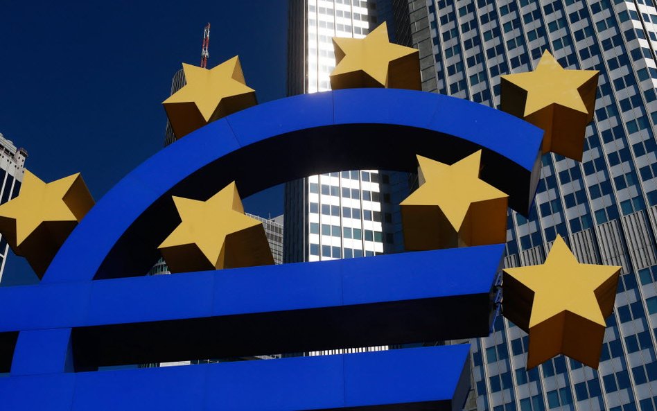 Draghi: stymulacja monetarna EBC wciąż konieczna
