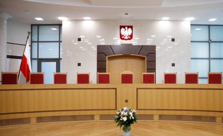 Fundacja Batorego ws. bezpodstawnego zawieszenia praw i obowiązków orzeczniczych sędziów TK