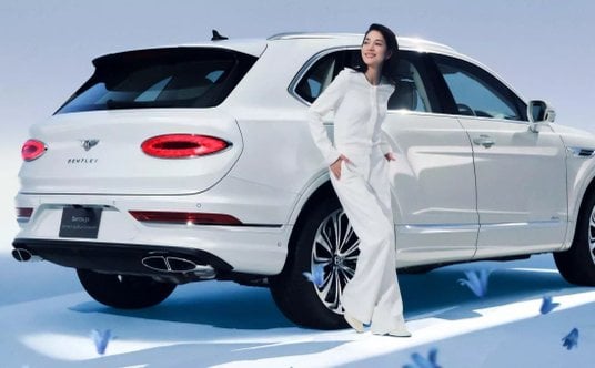 Bentley Bentayga Something Blue Collection by Mulliner