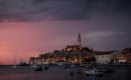 Rovinj w aktualnej edycji przewodnika kulinarnego Michelin ma 4 gwiazdki. Żadne inne miasto w Chorwa