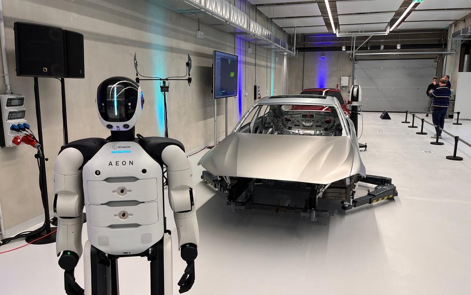 Humanoidalny robot AEON wyprodukowany przez Hexagon, który rozpoczyna pracę w fabryce BMW w Lipsku.