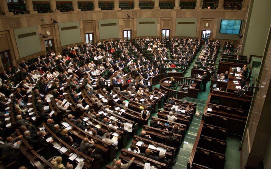 Sejm inwestuje w kamizelki kuloodporne i iluminacje