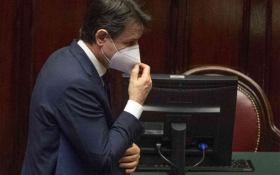 Conte: Jeden chory zamknął całe Włochy. Co zrobi 100 tys.?