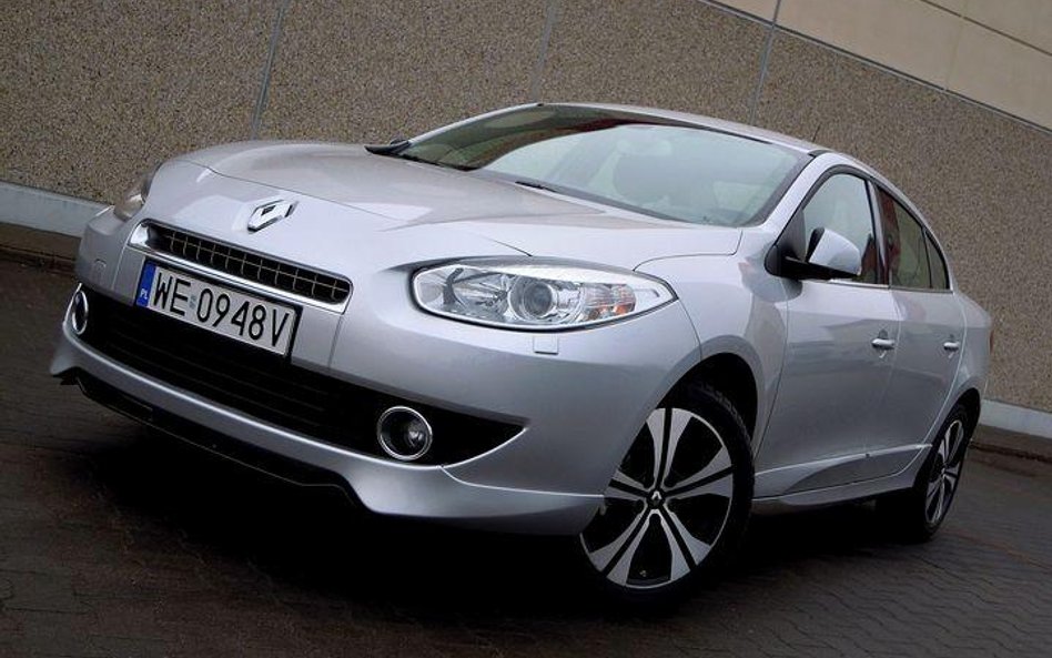 Renault Fluence w wersji Sport Way wyróżniają 17-calowe koła i czarny spojler pod zderzakiem