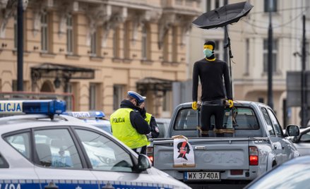 Koronawirus: tak policja egzekwuje respektowanie zakazów