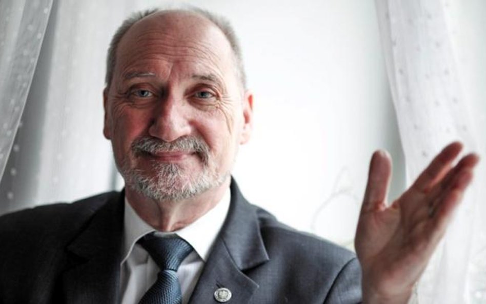 Antoni Macierewicz przyznawał, że nie pisał aneksu do raportu z likwidacji WSI samodzielnie, ale zap