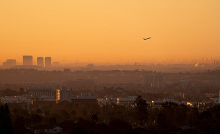 Łuna pożarów nad Los Angeles