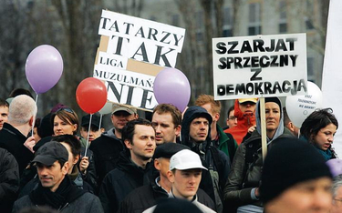 Pikieta przeciwko budowie meczetu, 27 marca w Warszawie