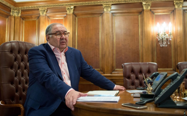 Aliszer Usmanow w swoim biurze w Moskwie w 2017 roku.