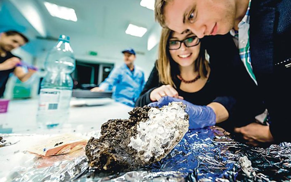 Laboratorium Wyobraźni do eksperymentowania zaprasza i młodszych, i starszych.