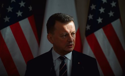 Już jako minister nauczył się angielskiego i swobodnie czuje się w rozmowach z zagranicznymi odpowie