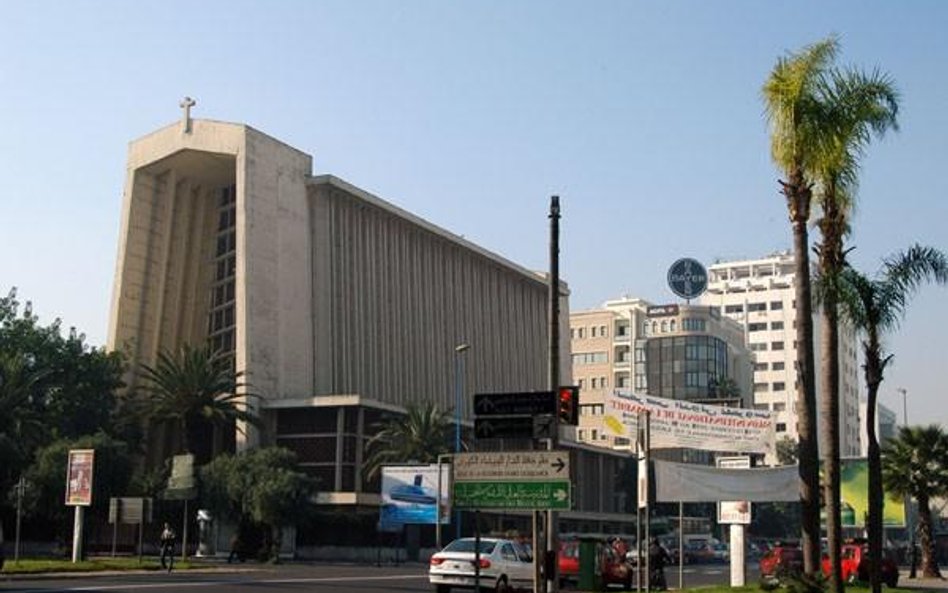 Casablanca By Othmanlah (Own work) [CC BY-SA 3.0 (http://creativecommons.org/licenses/by-sa/3.0)], v