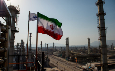Sankcje nie zatrzymały ropy z Iranu