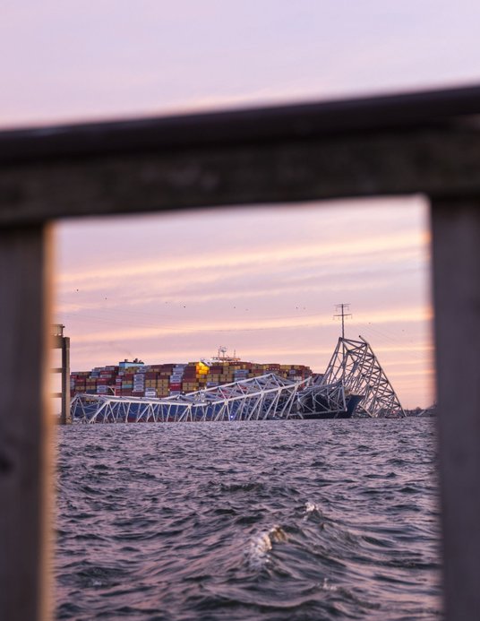 Część mostu im. Francisa Scotta Keya zawaliła się