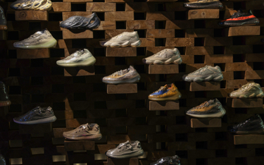 Adidas sprzedaje zapasy butów Yeezy. Zamówienia o wartości pół miliarda euro