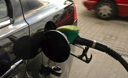 Oszczędności na stacji – dzięki ekonomicznej jeździe spalanie może spaść nawet o litr na 100 km