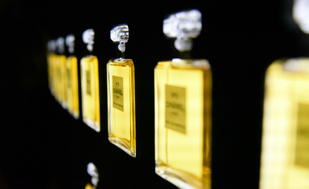 Przedstawiciele Chanel podkreślali, że ze względu na ponad stuletnią historię perfum Chanel No. 5, c