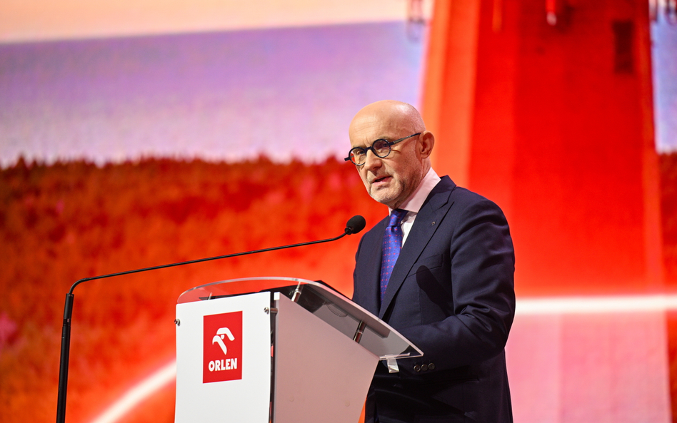 Prezes Orlenu Ireneusz Fąfara podczas konferencji w Warszawie. Orlen ogłosił strategię do 2035 r.