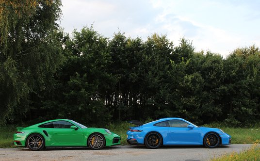 Porsche 911 Turbo S vs. Porsche 911 GT3
