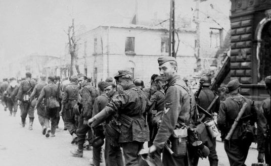 Żołnierze Waffen-SS w trakcie Powstania Warszawskiego nie okazywali litości cywilnej ludności miasta