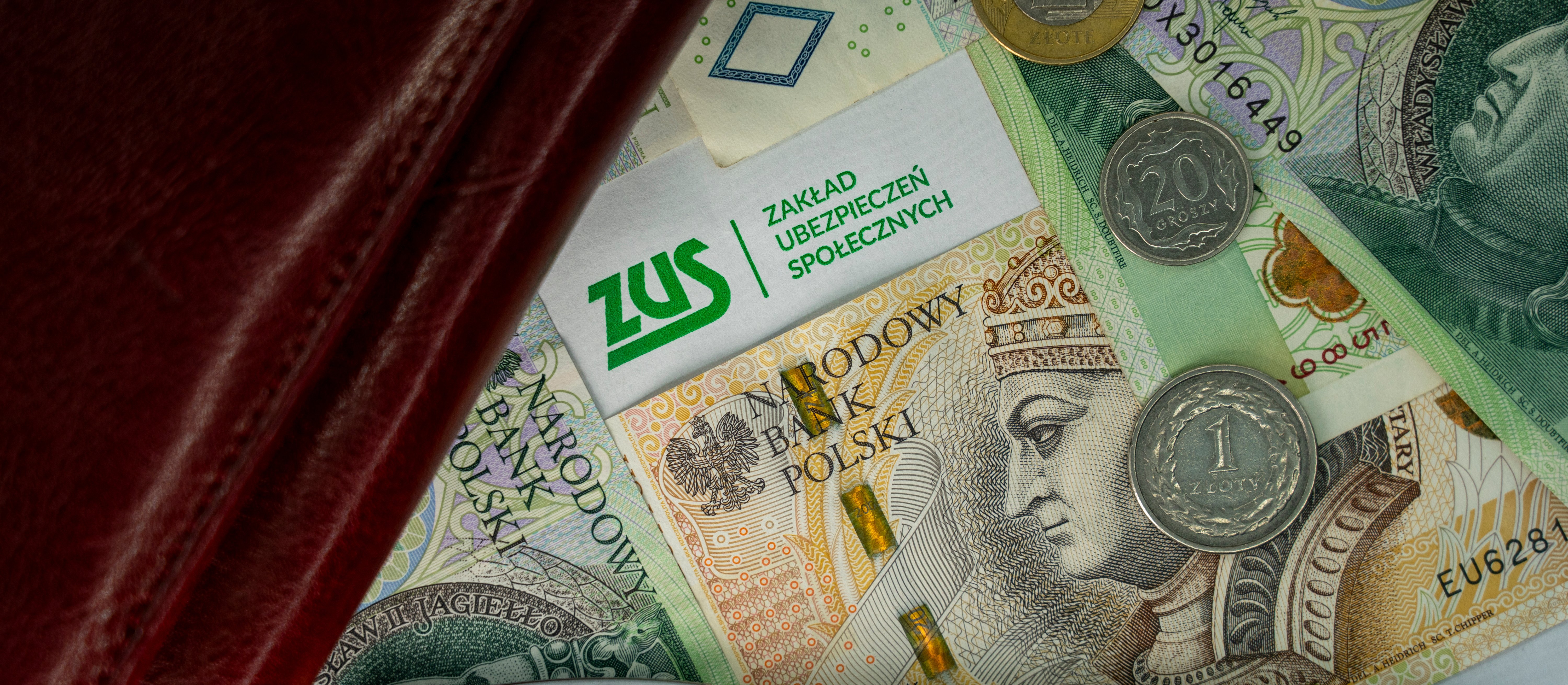 Zmiany w terminach wypłat emerytur. Nowy harmonogram na maj 2026 r.