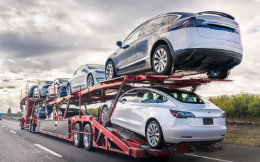 Rejestrowanie aut z zagranicy: ulgowe traktowanie właścicieli powoli dobiega końca