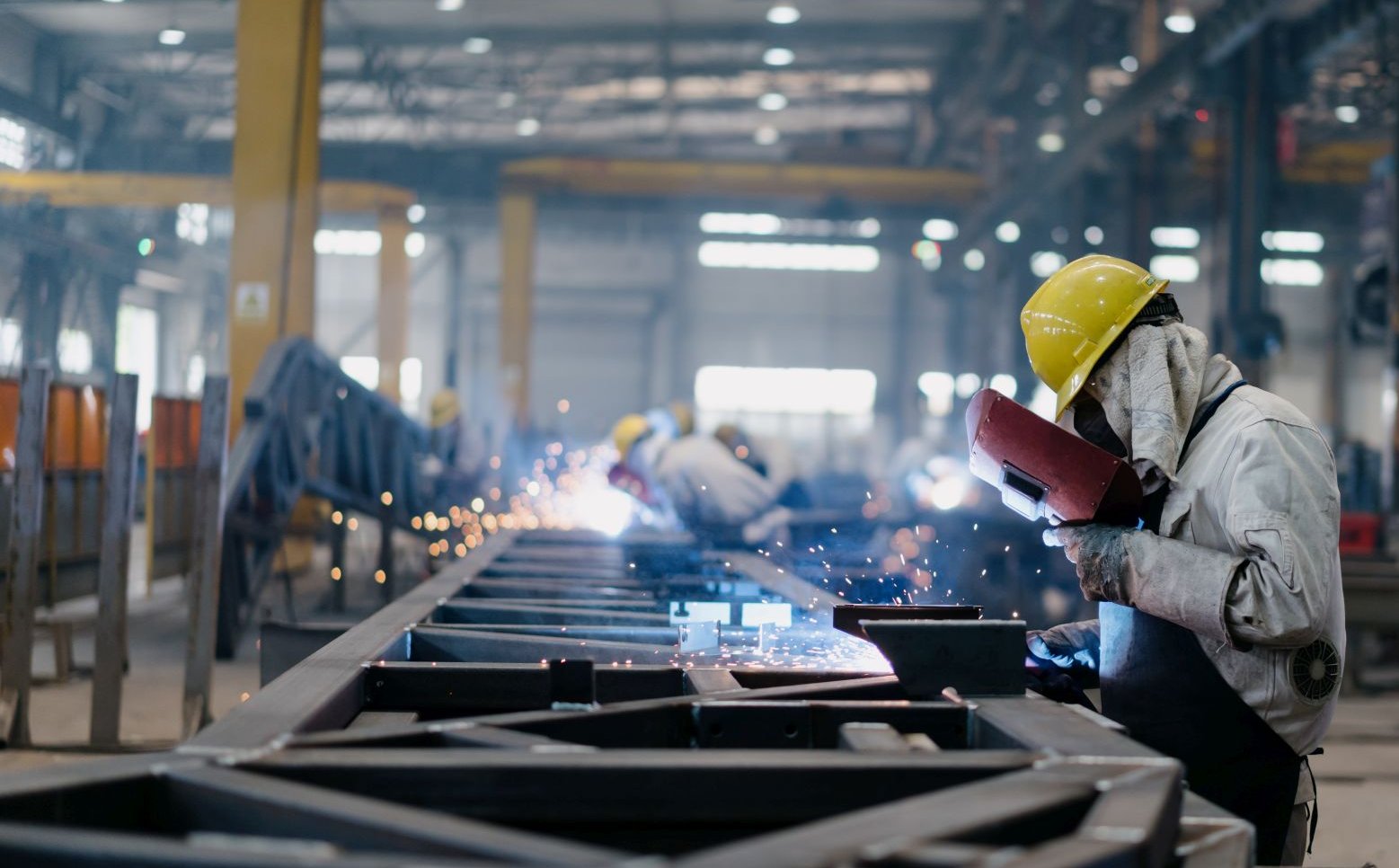 Obcokrajowcom spoza Unii coraz trudniej o legalne zatrudnienie w Polsce