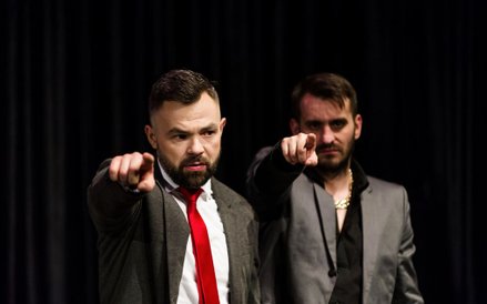 Biała siła, czarna pamięć