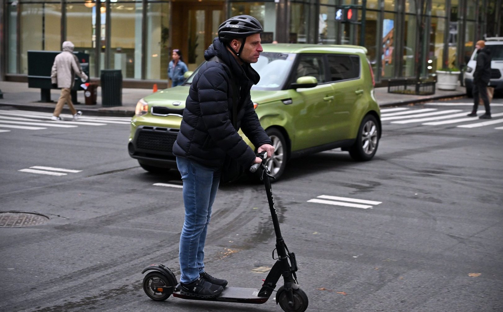 Lawina wypadków i śmiertelne ofiary szaleńczej jazdy na hulajnogach