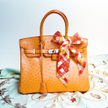 Torebka Birkin, jeden z najbardziej poszukiwanych produktów francuskiej marki Hermes.