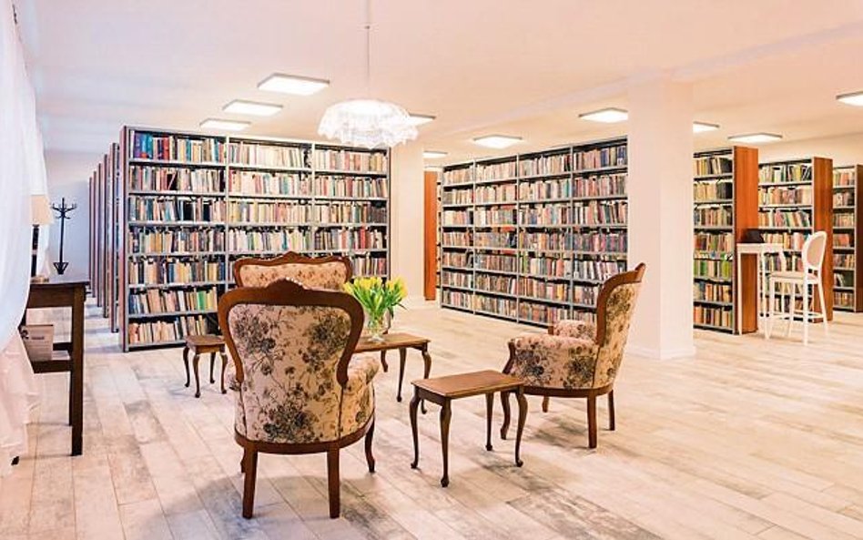 Patronką biblioteki w Trzciance jest Kazimiera Iłłakowiczówna.